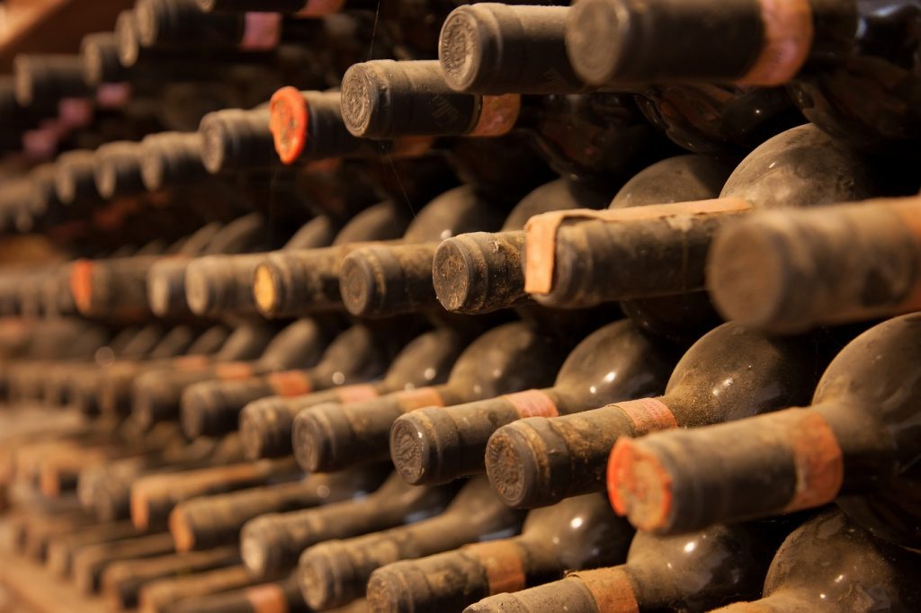 コルク栓とスクリューキャップ どっちがいいの 趣味のワイン ワインの通販 葡萄畑ココスのブログ